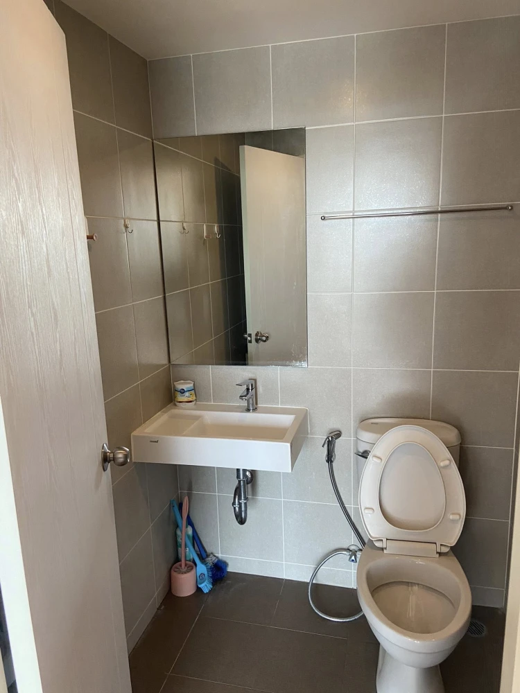 Condo for rent, Lumpini Park Borommaratchachonnani - Sirindhorn, spacious room, comfortable, pool view, good price, hurry and book now++