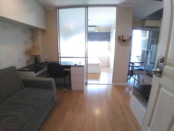 Condo for rent, Lumpini Park Pinklao, room with good wallpaper, great price, complete in one place, hurry and reserve now.