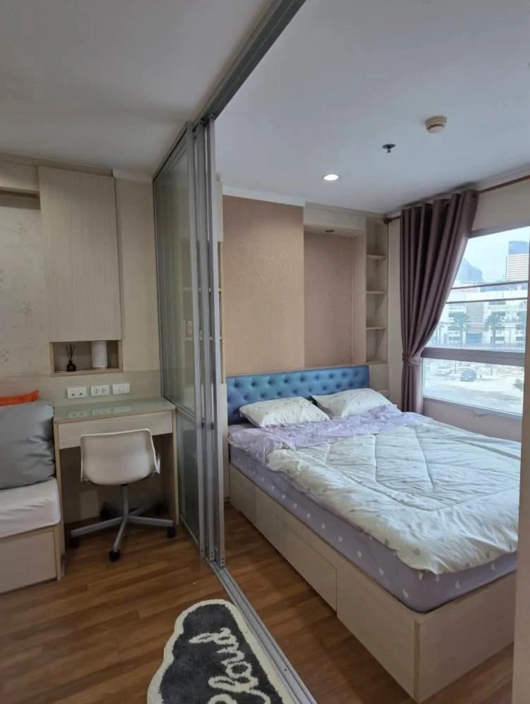 Condo for rent, Lumpini Park Rama 9-Ratchada, city view, simple room, warm style, very inviting.