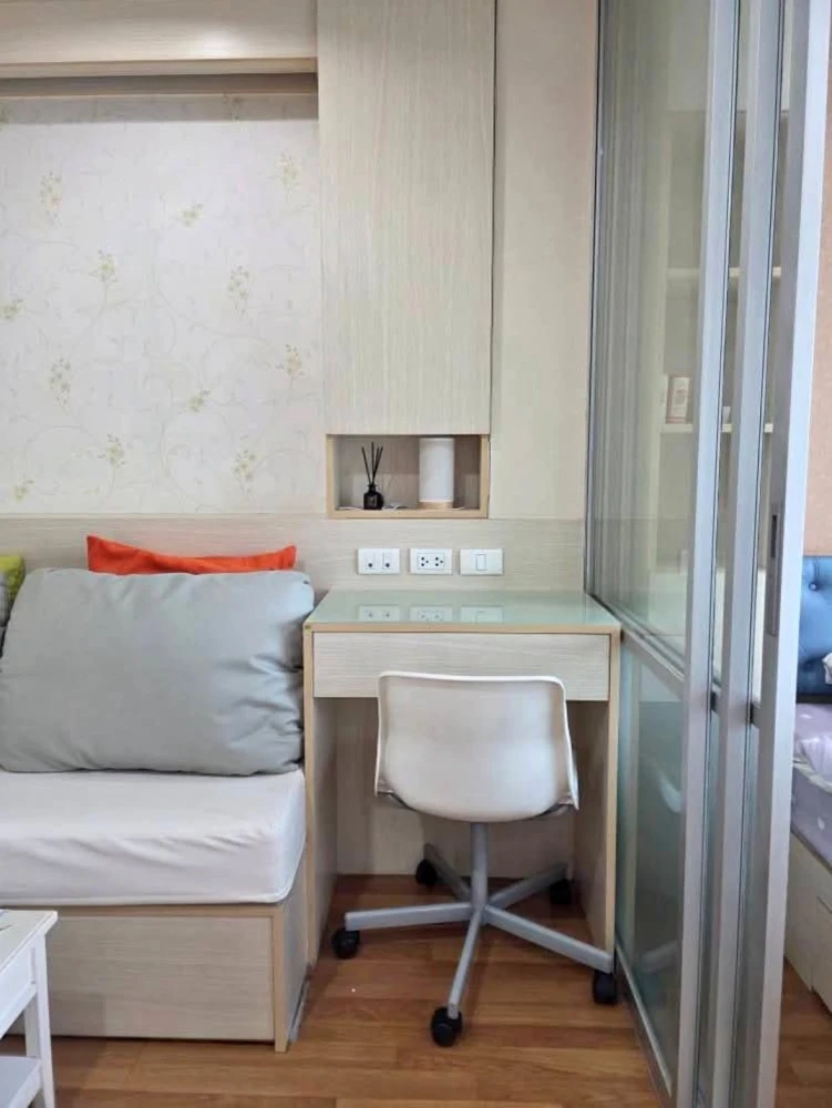 Condo for rent, Lumpini Park Rama 9-Ratchada, city view, simple room, warm style, very inviting.