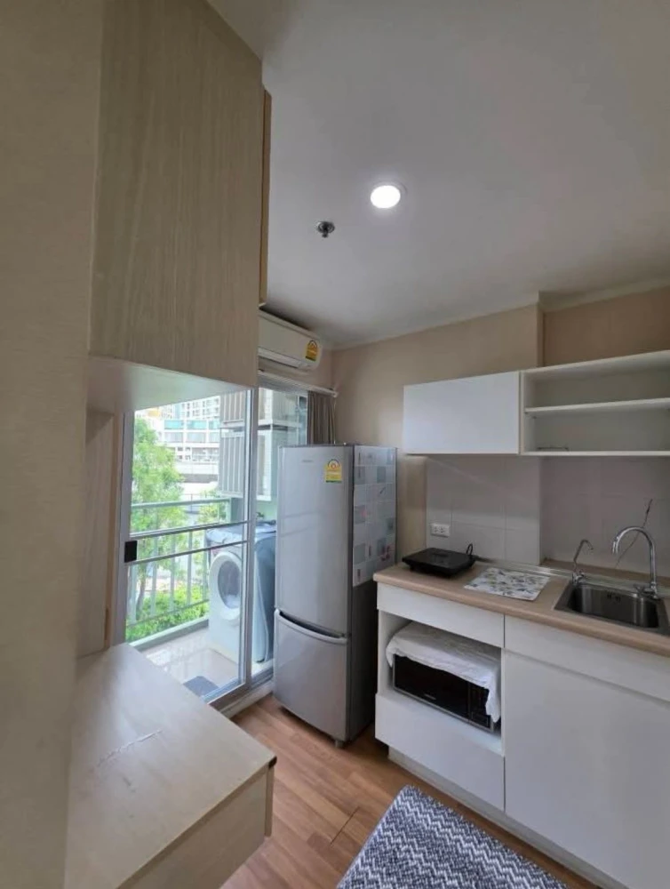 Condo for rent, Lumpini Park Rama 9-Ratchada, city view, simple room, warm style, very inviting.