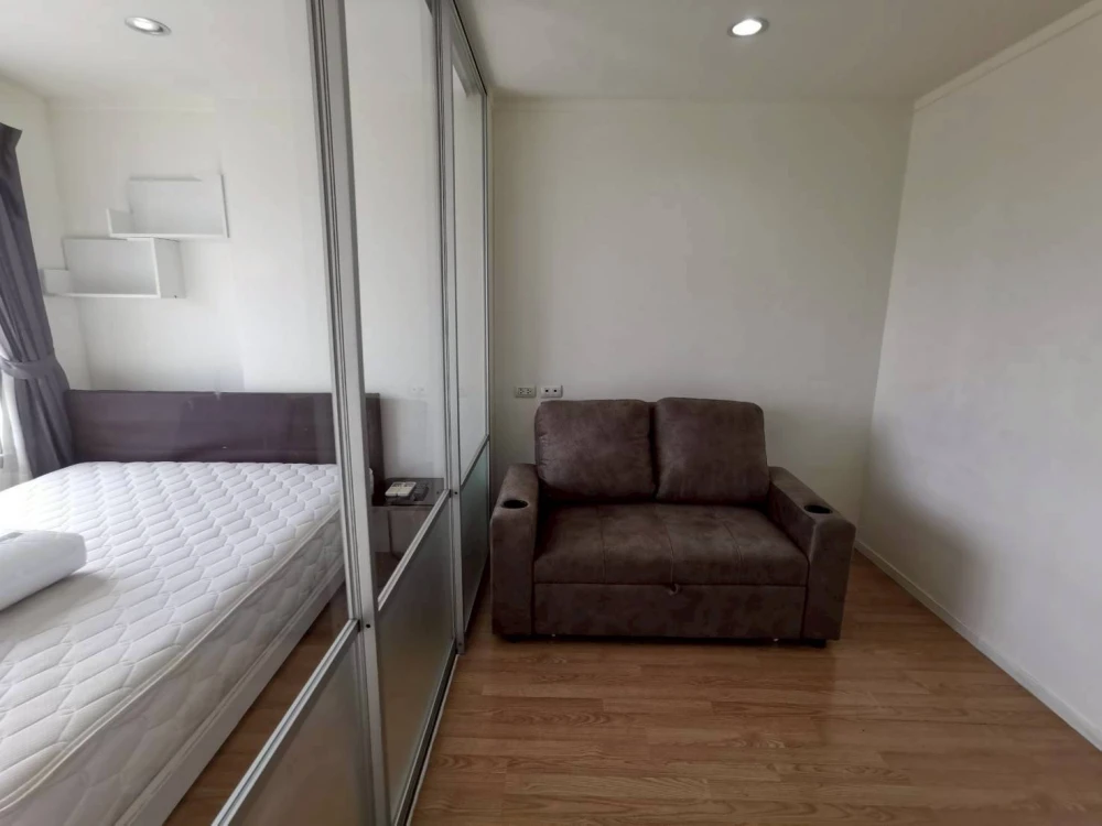 For rent!! Lumpini Ville Prachachuen-Phong Phet 2 Condo, fully furnished, great location, super convenient transportation. Reserve now!!