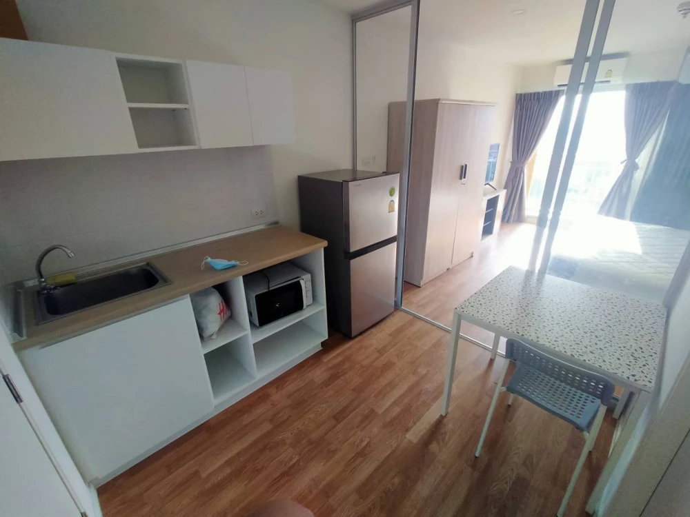 For rent: Lumpini Ville Condo, Phatthanakan - Srinakarin, nice room, swimming pool view, fully furnished, all here in one place, book now!!