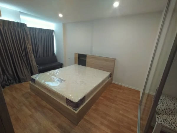 For rent: Lumpini Ville Condo, Phatthanakan - Srinakarin, nice room, swimming pool view, fully furnished, all here in one place, book now!!