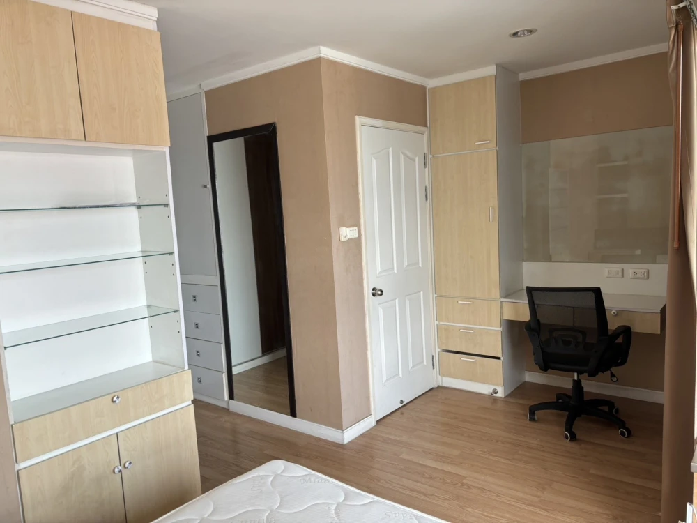 For rent!! Lumpini Ville Pibulsongkram-Riverview condo, ready to move in, full facilities, just bring your own luggage and move in!!