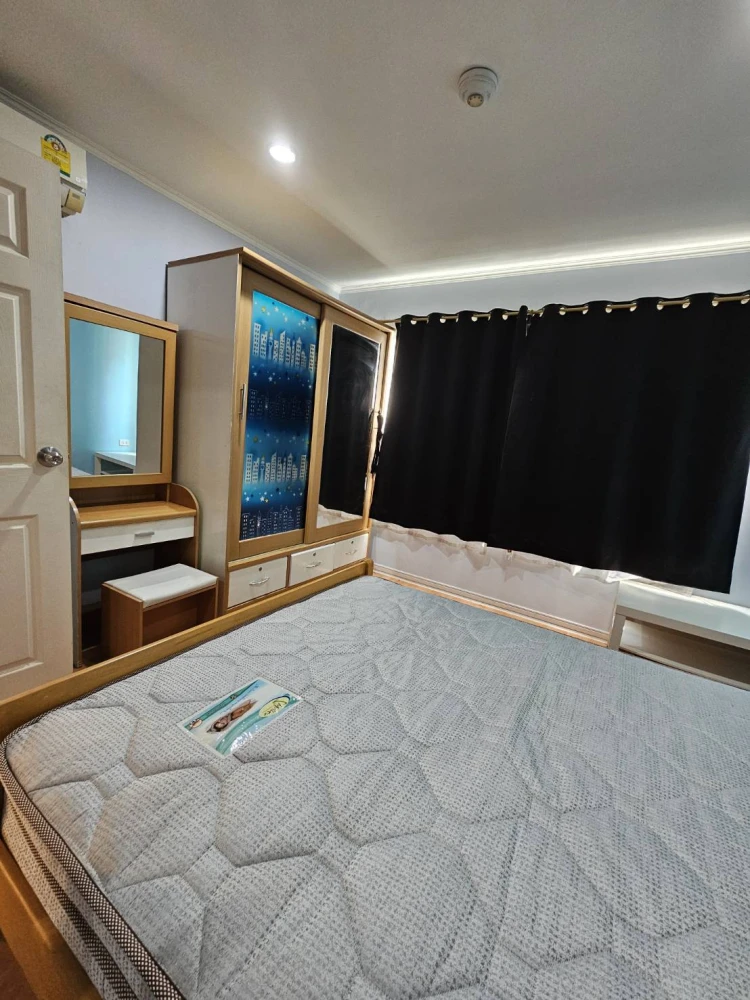 Condo for rent Lumpini Ville Cultural Center Electrical appliances and complete furniture Carry your bags and get ready to move in.