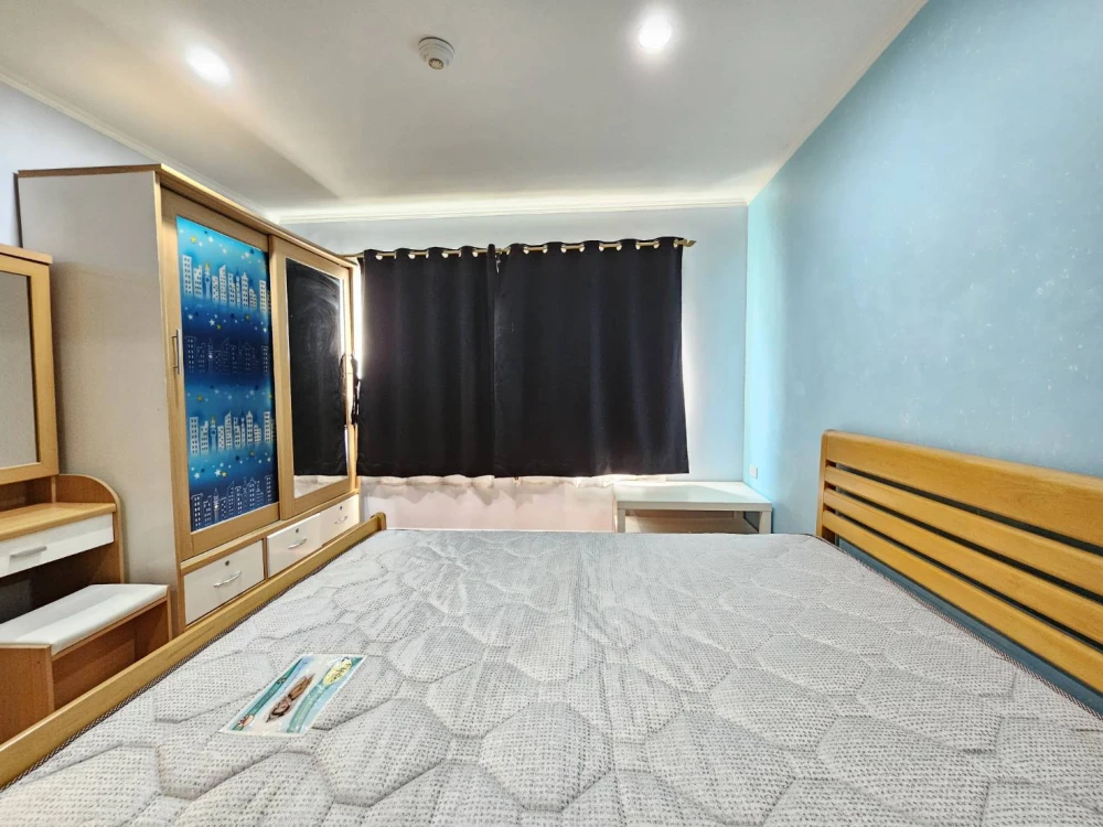 Condo for rent Lumpini Ville Cultural Center Electrical appliances and complete furniture Carry your bags and get ready to move in.