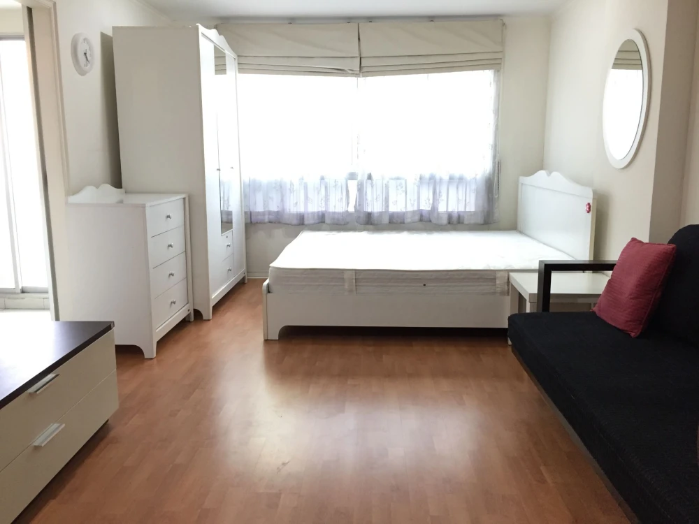Condo for rent Lumpini Ville Cultural Center Fully furnished, beautiful room, cool breeze, very pleasant.