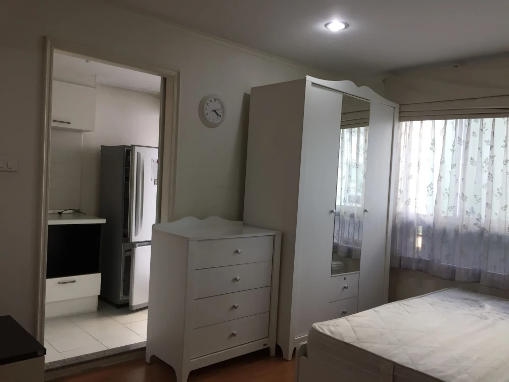 Condo for rent Lumpini Ville Cultural Center Fully furnished, beautiful room, cool breeze, very pleasant.