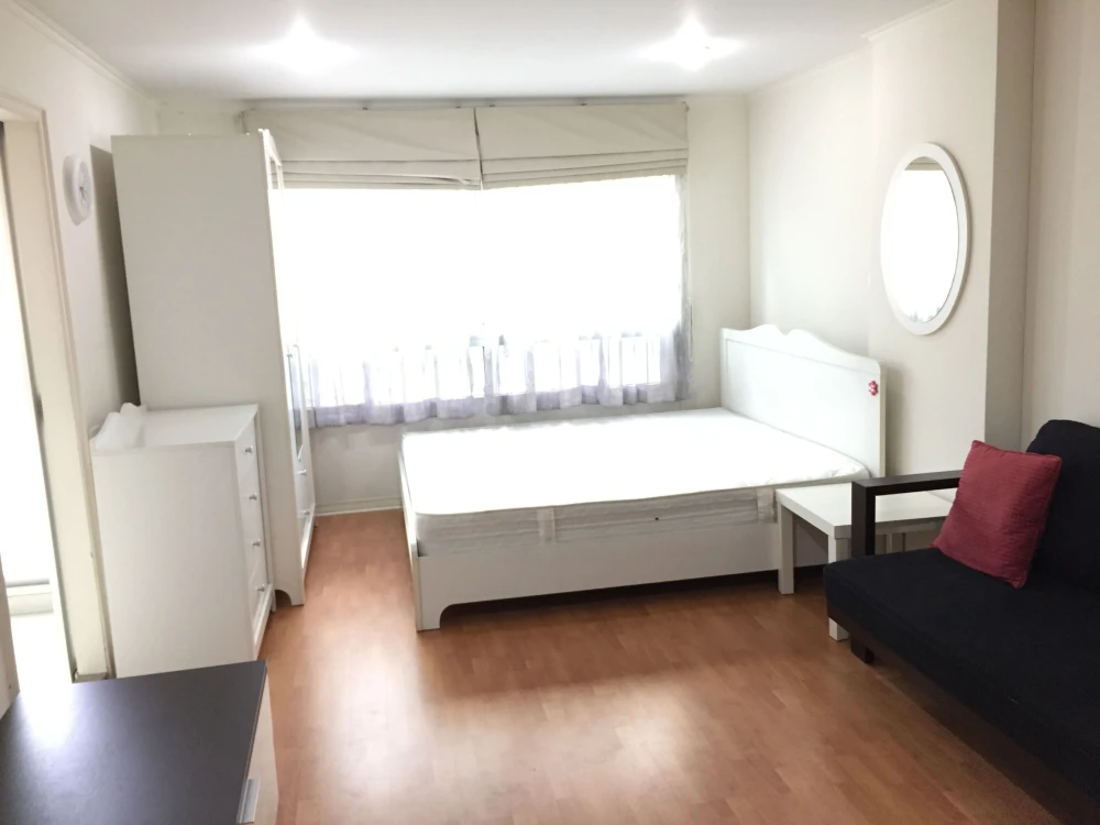 Condo for rent Lumpini Ville Cultural Center Fully furnished, beautiful room, cool breeze, very pleasant.
