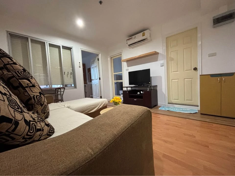 Condo for rent, Lumpini Ville Sukhumvit 77, 1 bedroom, 1 bathroom, lots of usable space. If you miss it, you'll regret it.