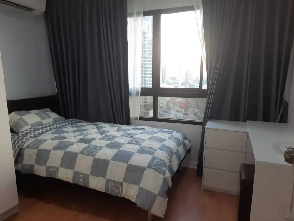 Condo for rent, Lumpini Ville Sukhumvit 77, spacious room, 17th floor, high view, comes with a very good price, hurry and reserve.