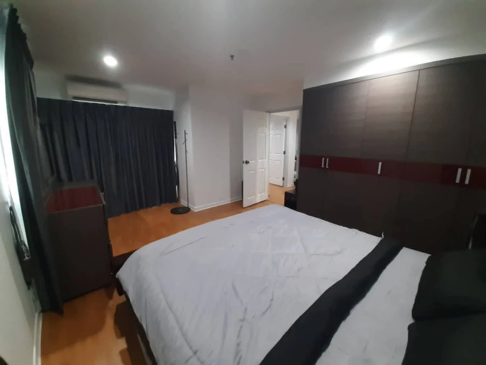 Condo for rent, Lumpini Ville Sukhumvit 77, spacious room, 17th floor, high view, comes with a very good price, hurry and reserve.