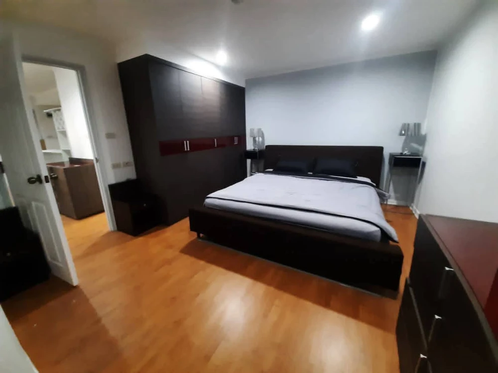 Condo for rent, Lumpini Ville Sukhumvit 77, spacious room, 17th floor, high view, comes with a very good price, hurry and reserve.
