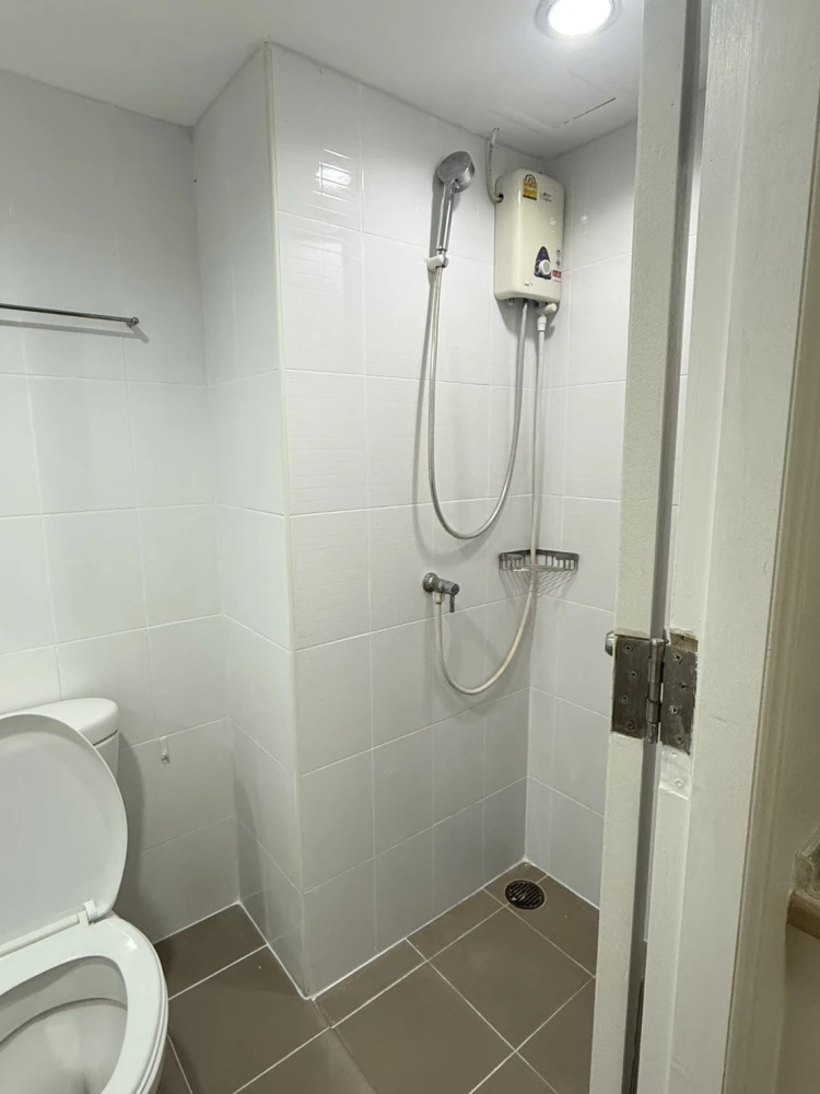 For rent!! Lumpini Ville On Nut - Lat Krabang Condo, 1st floor, Building C, beautifully decorated, ready to move in. Don't miss out!!
