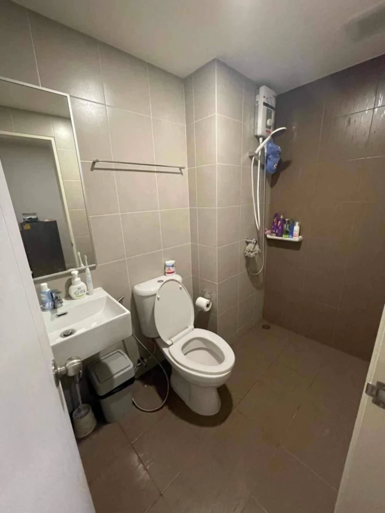 Condo for rent, Lumpini Ville Chaengwattana 10, 2nd floor, suitable for people who don't like taking the elevator. Fully furnished, reserve now.