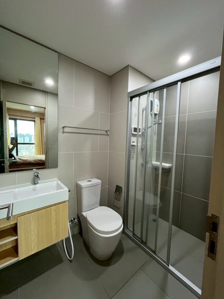 Condo for rent, Lumpini Suite, Din Daeng-Ratchaprarop, corner room, east side, Rama 9 view, can't miss it.