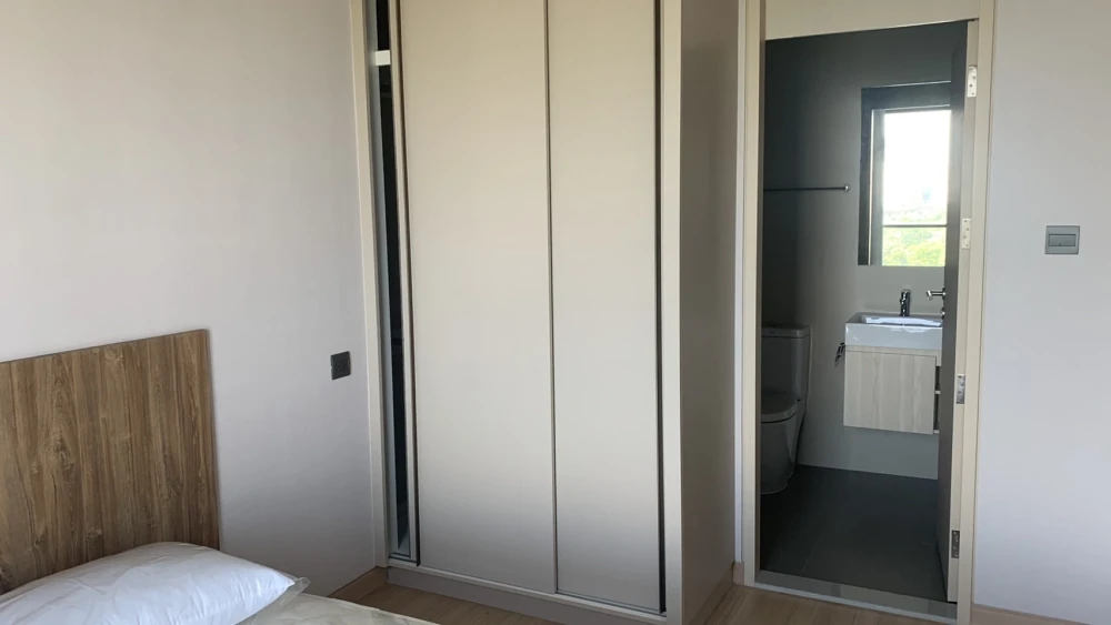 For rent!! Condo Lumpini Suite Phetchaburi-Makkasan, 17th floor, elegantly decorated room, great price, ready to move in, hurry and reserve now!! images