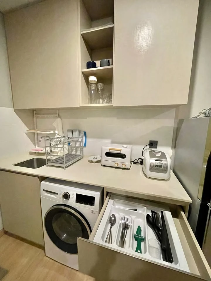 Condo for rent, Lumpini Suite Phetchaburi-Makkasan, nice room, spacious size, fully furnished, lovely price, don't miss it.