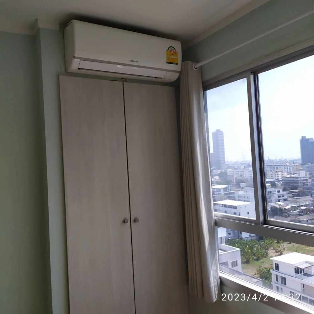 Condo for rent at Lumpini Sukhumvit 77/2. Separate rooms with clear zones. Affordable price. Come reserve now before you miss your chance.