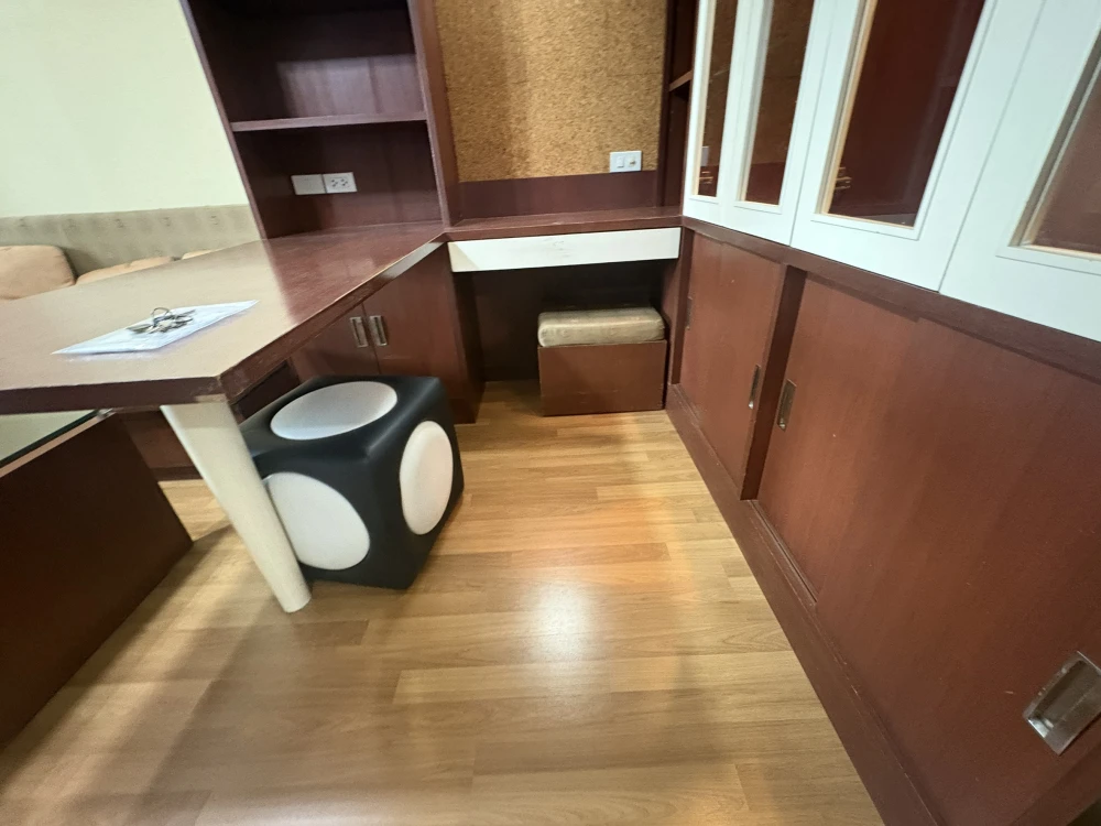 Condo for rent, Lumpini Place Narathiwat - Chao Phraya, high floor, south side, river view, fully furnished, ready to move in.