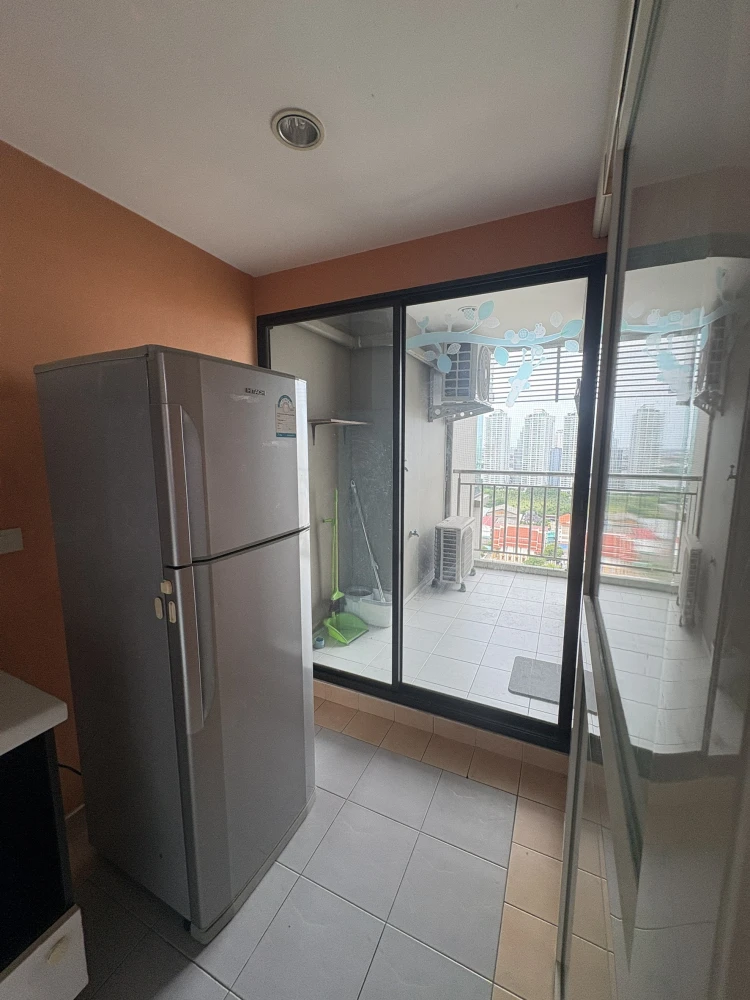 Condo for rent, Lumpini Place Narathiwat - Chao Phraya, high floor, south side, river view, fully furnished, ready to move in.