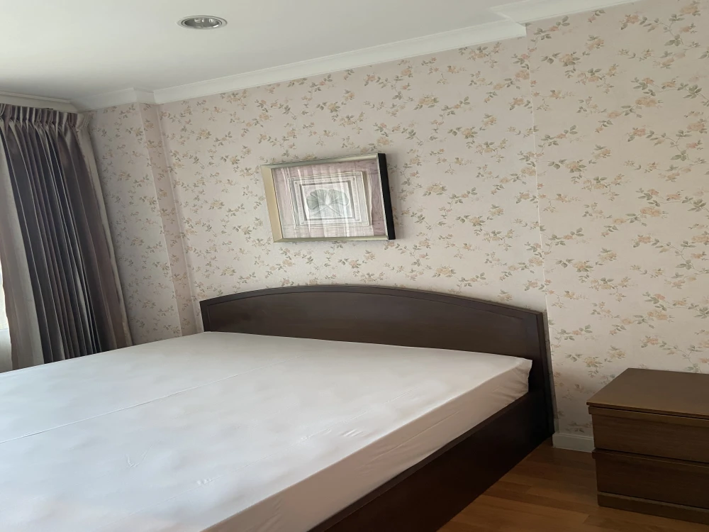 For rent!! Condo Lumpini Place Rama 9-Ratchada, Room No. 99/320, well-furnished. Don't wait, book now!!