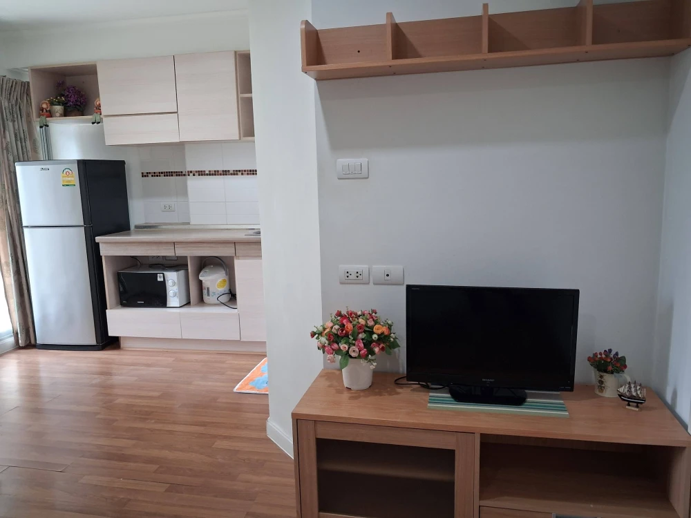 Condo for rent, Lumpini Place Ratchayothin. Fully furnished with appliances. Just bring your personal belongings and move in! Don't wait!