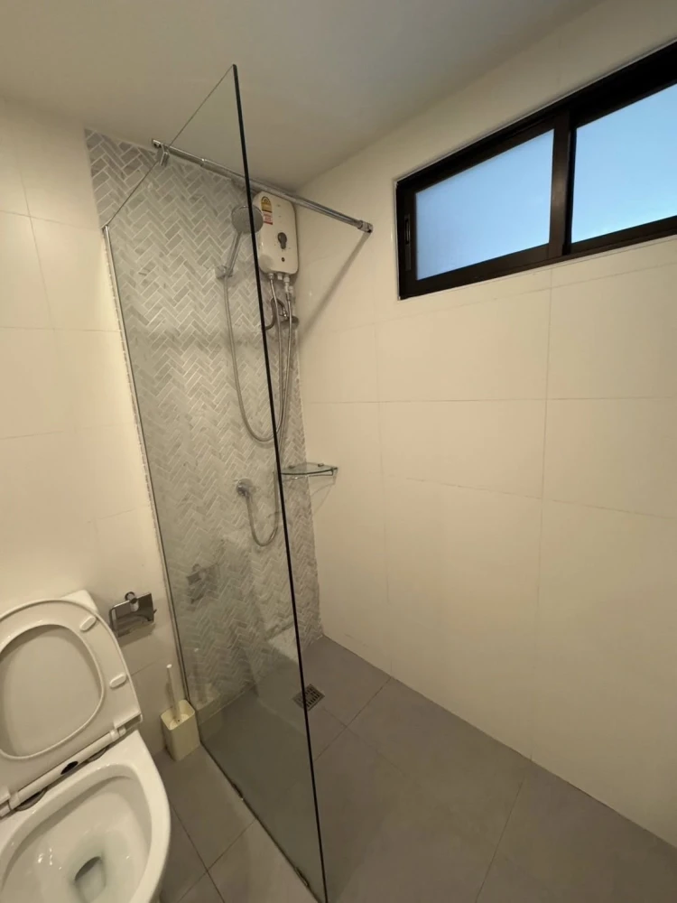 Condo for rent Lumpini Place Suanplu-Sathorn, near the BTS, fully furnished, ready to move in. Reserve now!