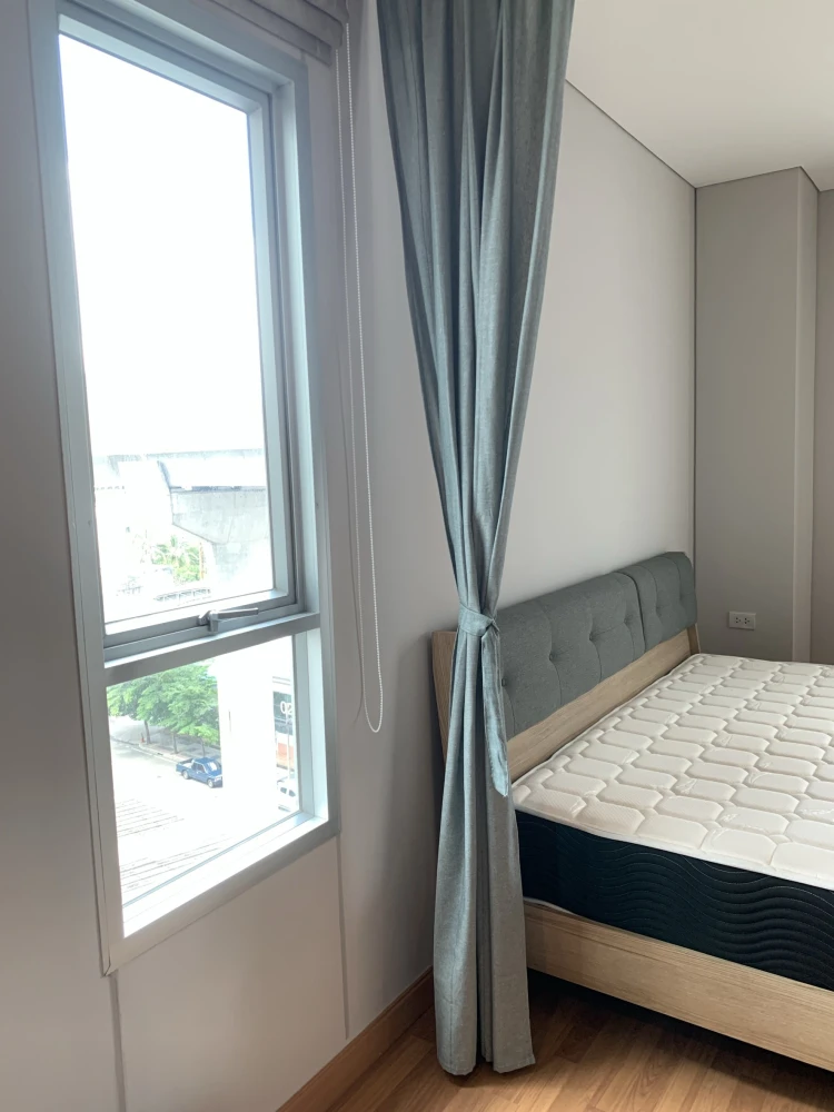 For rent!! Lumpini Place Tao Poon - Interchange Condo, 9th floor, fully furnished, great location, very convenient to travel, hurry up and book now!!