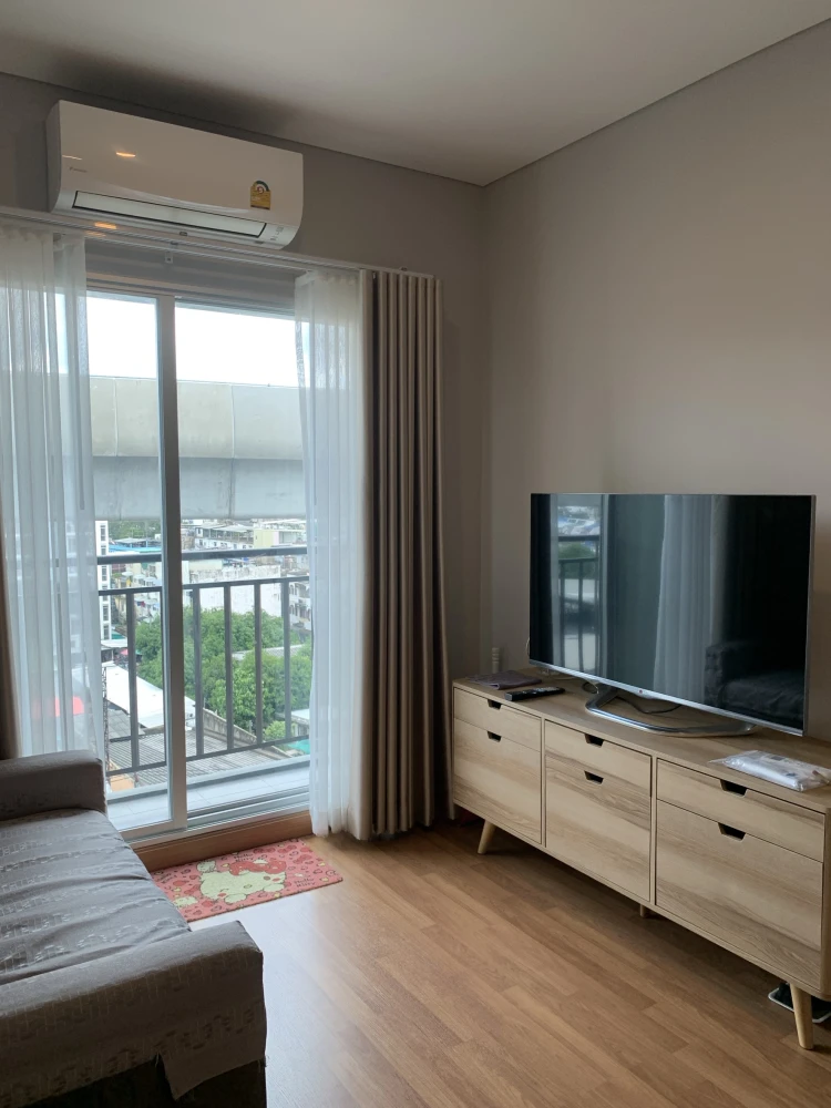For rent!! Lumpini Place Tao Poon - Interchange Condo, 9th floor, fully furnished, great location, very convenient to travel, hurry up and book now!!