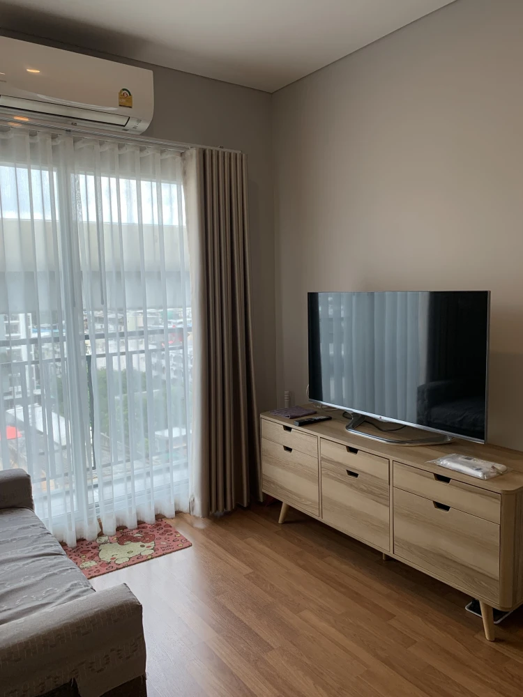 For rent!! Lumpini Place Tao Poon - Interchange Condo, 9th floor, fully furnished, great location, very convenient to travel, hurry up and book now!!