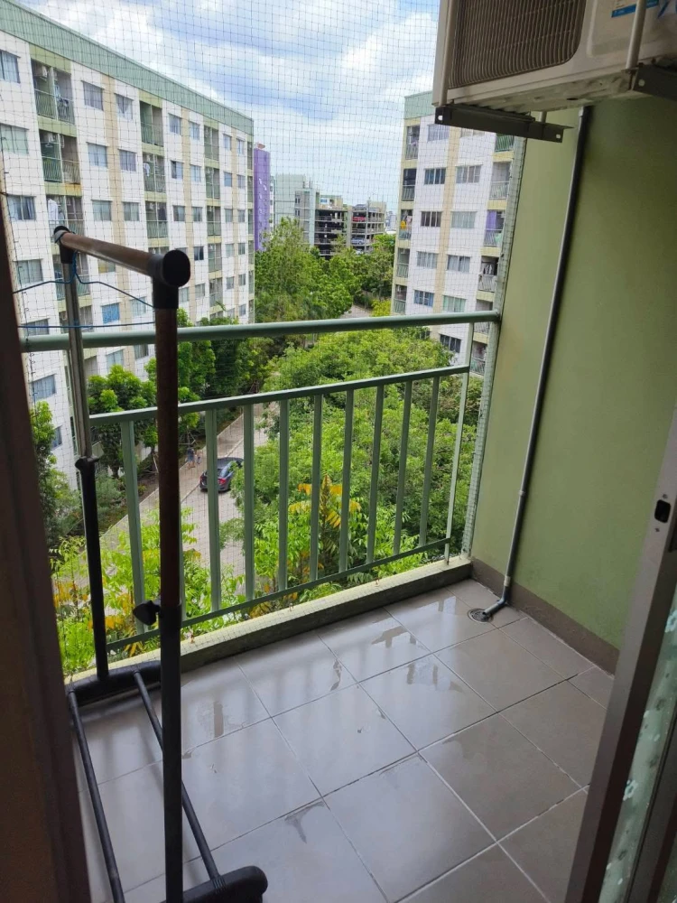 For rent: Lumpini Chonburi condo, ready to move in, separate room, comes with an outside balcony. Don't miss out, book now!
