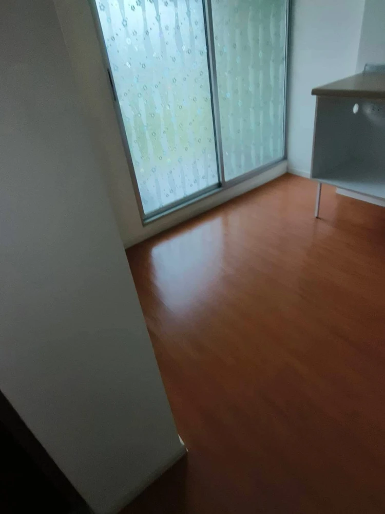 For rent: Lumpini Chonburi condo, ready to move in, separate room, comes with an outside balcony. Don't miss out, book now!