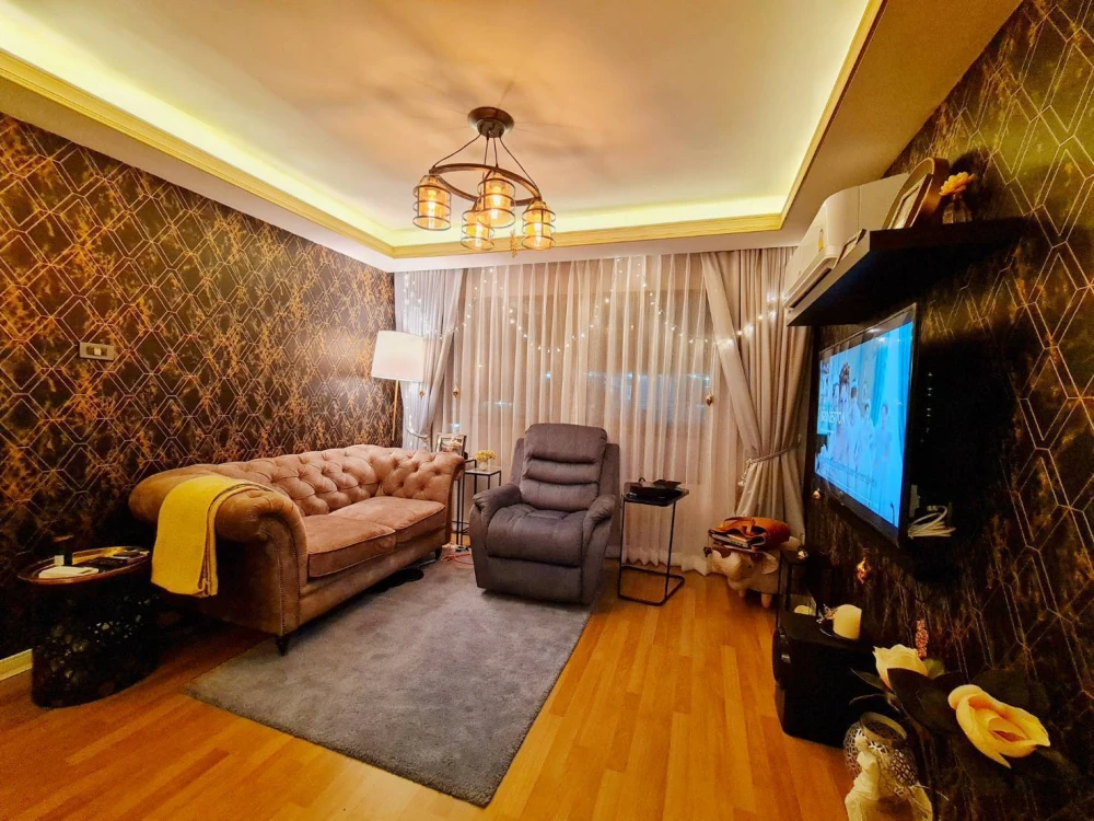 For rent!! Condo Lumpini Place Narathiwat Ratchanakarin, Building A, 3rd floor, elegantly decorated room, great price, ready to move in, hurry and res