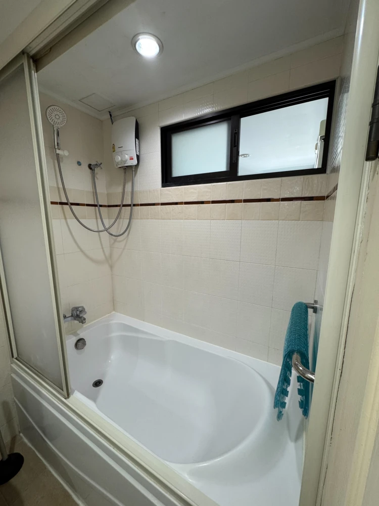 Condo for rent, Lumpini Place Pinklao, 2 nice rooms, big sofa, ready to move in, fully furnished, book now.