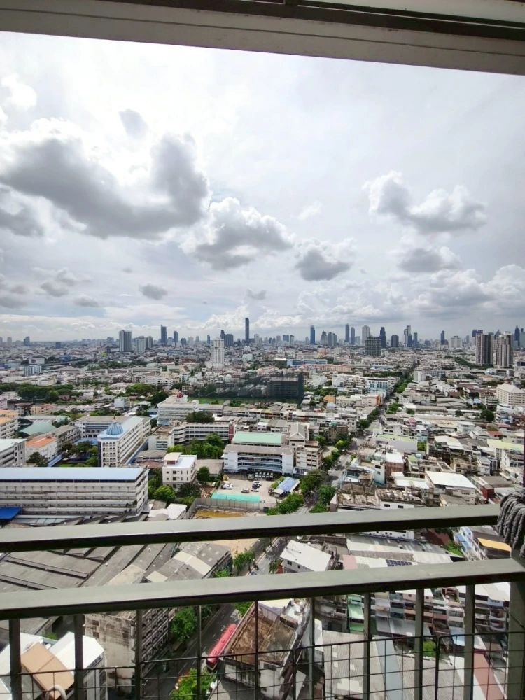 For rent: Lumpini Place Condo, Ratchada-Sathu, ready to move in, open view, no buildings blocking, well-built-in in the room, just bring your bag, hur