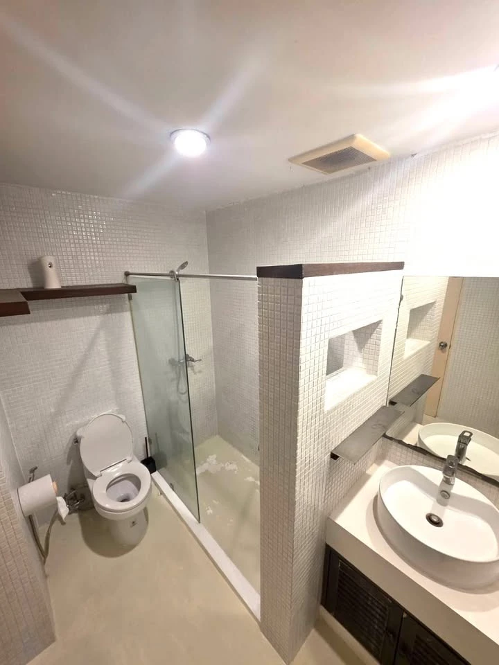 For rent!! Waterford Park Thonglor 5 Condo, 17th floor, beautifully decorated, great price, ready to move in! Reserve now!