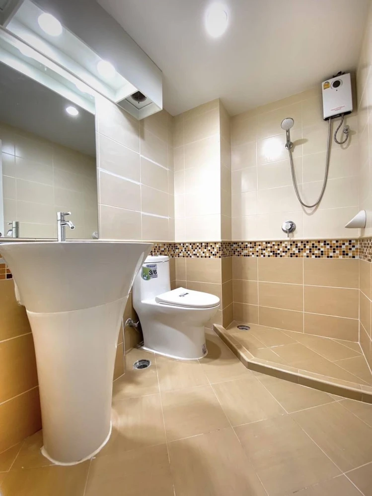 Condo for rent!! Waterford Sukhumvit 50, 1st floor, Building 2, beautiful room, fully furnished, ready to move in. Don't miss it!!