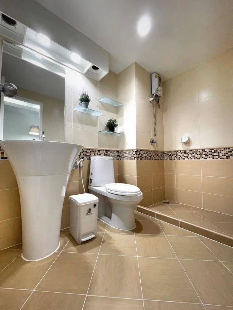 For rent!! Condo Waterford Sukhumvit 50, 2nd floor, Building 2, beautiful room, fully furnished, ready to move in, don't miss it!!