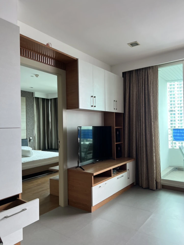 Condo for rent, Watermark Chao Phraya River, pool view, corner room, fully furnished, very beautiful room, ready to move in.