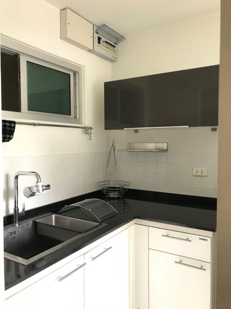 For rent, Condo One Ladprao 15, beautifully decorated room, very inviting, comes with a separate kitchen. It's a pity that this price is missed.
