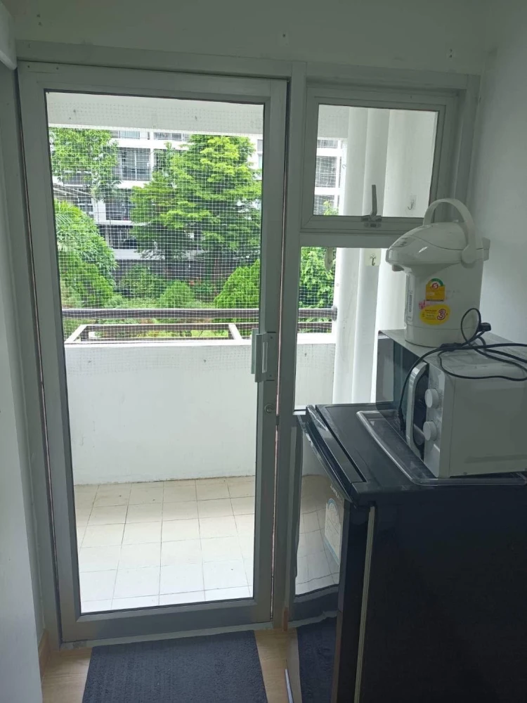 Condo for rent, One Sukhumvit 67, near BTS Phra Khanong, 2nd floor, room size 30 sqm.