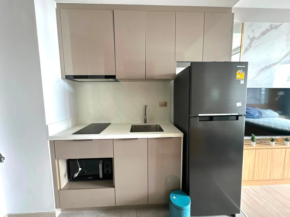 Condo for rent, One Nine Five Asoke-Rama 9, fully furnished room, ready to move in, 35th floor, city view, hurry and reserve before you miss out.