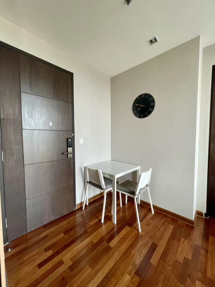 For rent!! Wish Signature Midtown Siam Condo, 22nd floor, south facing, beautiful room, very livable, great price, don't miss it!!