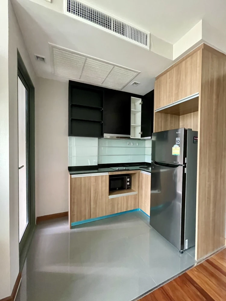 For rent!! Wish Signature Midtown Siam Condo, 22nd floor, south facing, beautiful room, very livable, great price, don't miss it!!
