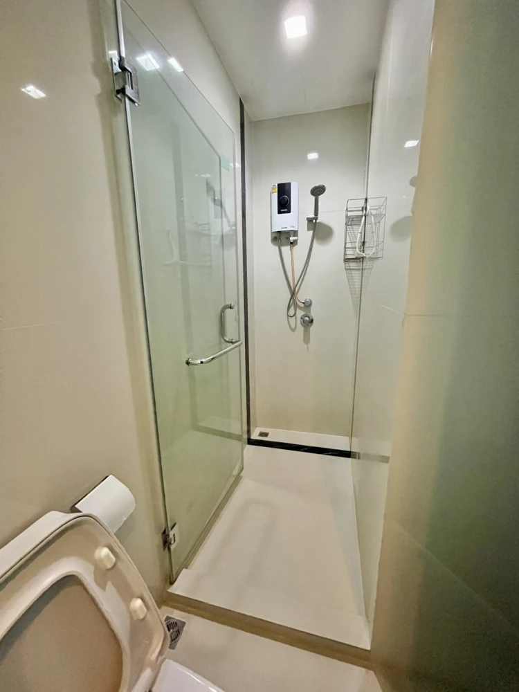 For rent!! Wish Signature Midtown Siam Condo, 22nd floor, south facing, beautiful room, very livable, great price, don't miss it!!