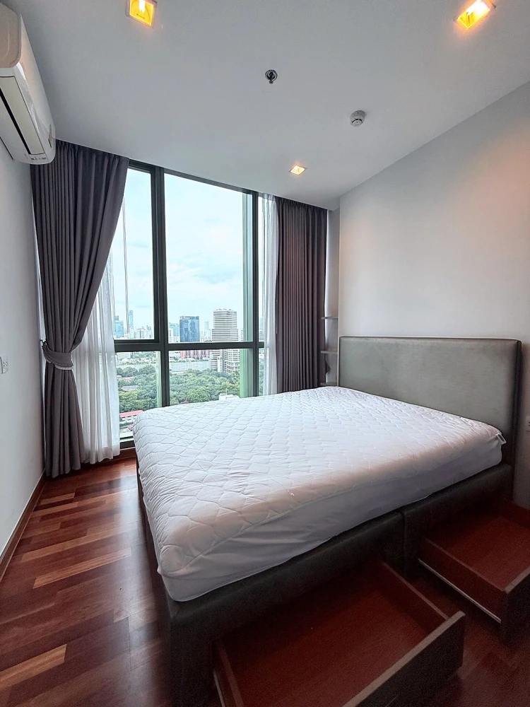 Condo for rent: Wish Signature Midtown Siam, spacious room, 27th floor, Siam Paragon view. Come reserve now, don't miss out!