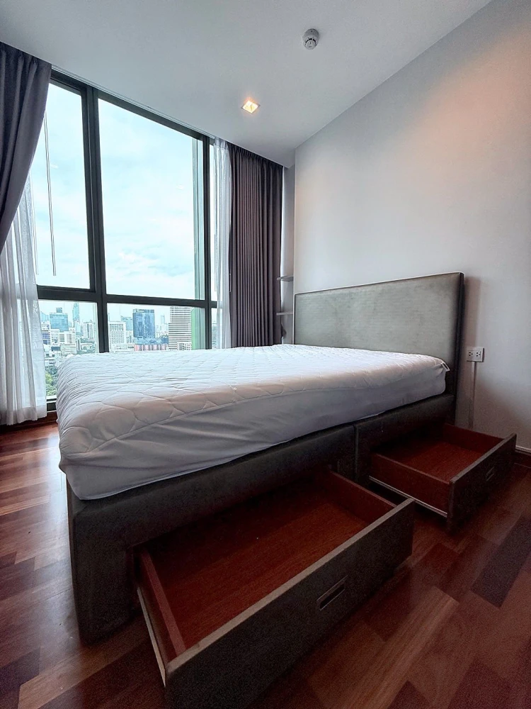 Condo for rent: Wish Signature Midtown Siam, spacious room, 27th floor, Siam Paragon view. Come reserve now, don't miss out!