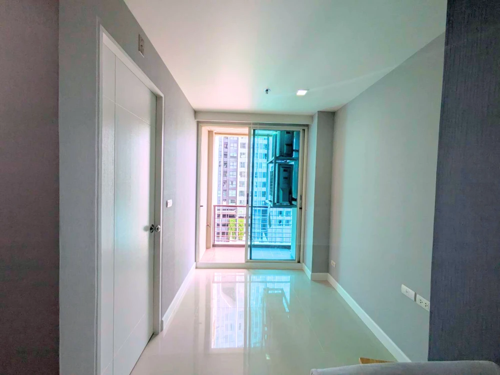 For rent!! Wish @ Samyan Condo, beautiful room, fully furnished, great price, don't miss it!!